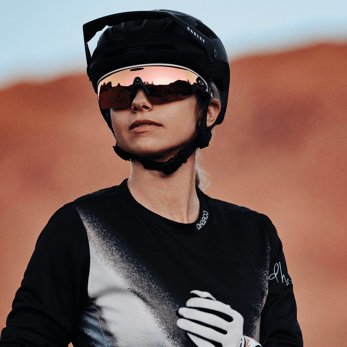 Oakley Wearable OW8001 VANGUARD 800108